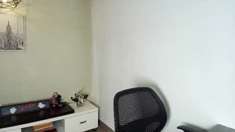 Snapshot of vctoria_collins_ chatting on October 27, 11:03 am Victoria online show from October 27, 11:03 am