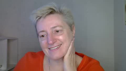 Snapshot of vea_motty chatting on November 18, 9:36 am vea_motty online show from November 18, 9:36 am