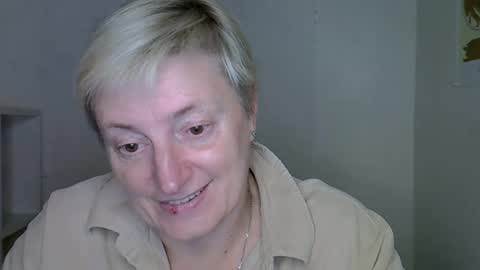 Snapshot of vea_motty chatting on November 27, 1:02 pm vea_motty online show from November 27, 1:02 pm