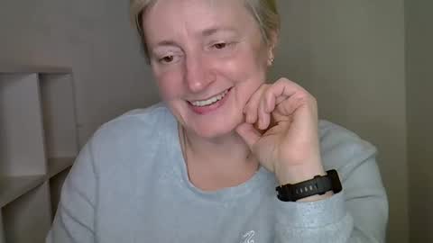 Snapshot of vea_motty chatting on November 29, 7:39 pm vea_motty online show from November 29, 7:39 pm