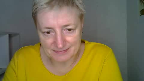 Snapshot of vea_motty chatting on December 21, 9:05 am vea_motty online show from December 21, 9:05 am