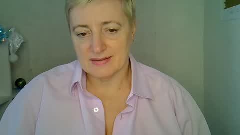 Snapshot of vea_motty chatting on January 9, 9:01 am vea_motty online show from January 9, 9:01 am