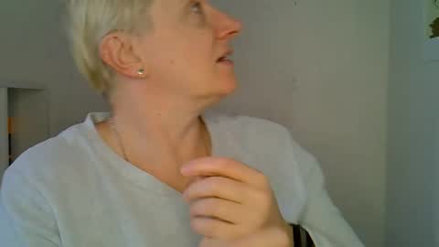 Snapshot of vea_motty chatting on January 12, 9:36 am vea_motty online show from January 12, 9:36 am