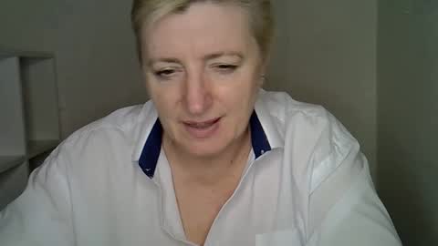 Snapshot of vea_motty chatting on February 2, 4:27 pm vea_motty online show from February 2, 4:27 pm