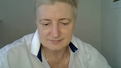 Snapshot of vea_motty chatting on February 22, 12:15 pm vea_motty online show from February 22, 12:15 pm