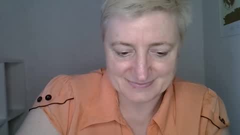 Snapshot of vea_motty chatting on March 1, 1:24 pm vea_motty online show from March 1, 1:24 pm