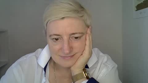 Snapshot of vea_motty chatting on March 16, 12:09 pm vea_motty online show from March 16, 12:09 pm