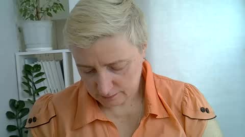 Snapshot of vea_motty chatting on March 22, 10:29 am vea_motty online show from March 22, 10:29 am