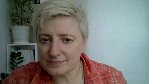 Snapshot of vea_motty chatting on March 31, 12:16 pm vea_motty online show from March 31, 12:16 pm