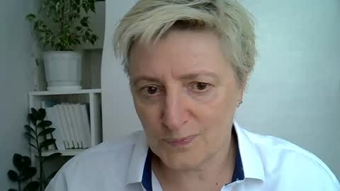 vea_motty online show from May 5, 12:46 pm