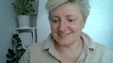 vea_motty online show from May 7, 3:17 pm