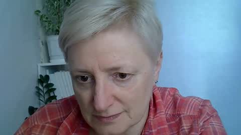vea_motty online show from May 8, 1:38 pm