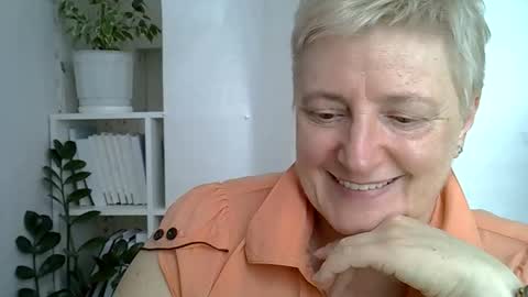 vea_motty online show from May 10, 10:53 am