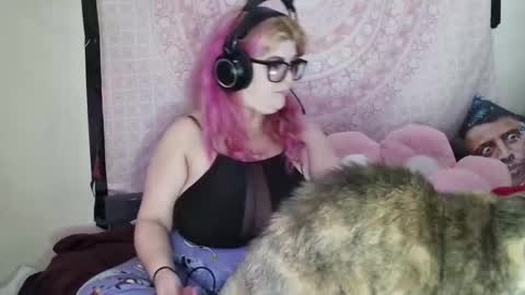 Snapshot of veelehanex3 chatting on December 16, 7:48 am Veronica Lehane online show from December 16, 7:48 am