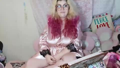 Veronica Lehane online show from June 10, 1:54 pm