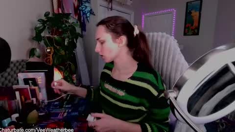 Violet Weatherbee online show from December 21, 11:24 pm