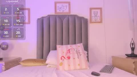   online show from March 29, 11:43 am