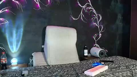 vega_santorini online show from May 9, 6:35 pm