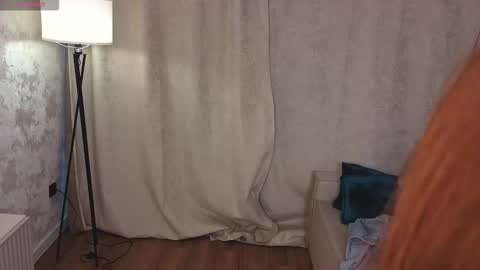 veliapascanik online show from March 6, 1:46 am