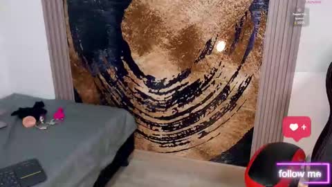 Snapshot of vella_sex chatting on March 8, 1:28 am Vella online show from March 8, 1:28 am