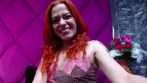 Snapshot of vellaparis chatting on January 8, 7:03 pm vellaparis online show from January 8, 7:03 pm