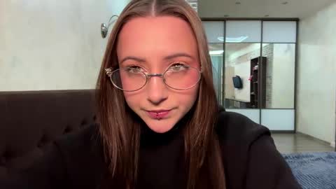 LisaWens online show from February 10, 6:28 am