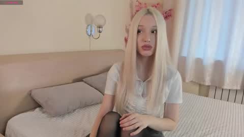 Hi im Hannah online show from March 31, 5:30 am