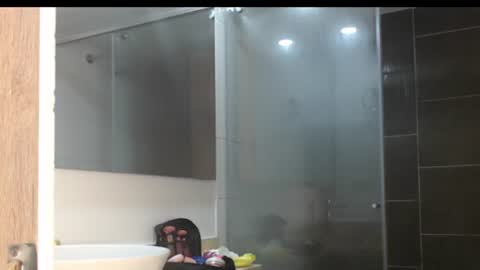 Snapshot of veluna_ chatting on July 27, 4:58 pm veluna_ online show from July 27, 4:58 pm
