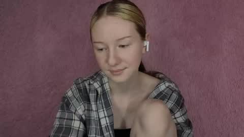 Sophie online show from May 12, 7:33 pm