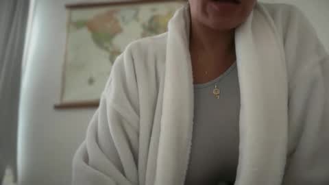 Snapshot of velvet81611 chatting on March 1, 5:04 pm Velvet online show from March 1, 5:04 pm