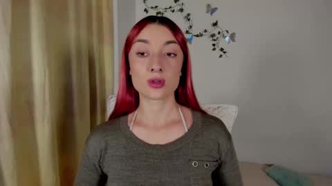 Snapshot of velvet_00 chatting on March 22, 8:51 am velvet_00 online show from March 22, 8:51 am