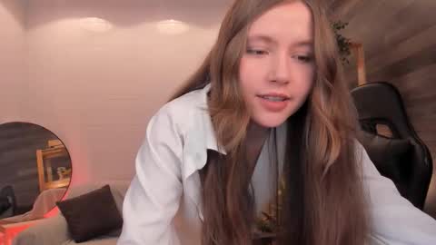 velvet_cherry online show from September 30, 3:28 pm