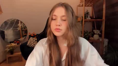 velvet_cherry online show from October 26, 3:29 pm