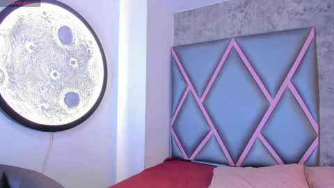 Snapshot of velvet_duo23 chatting on May 11, 4:04 pm Stefany Y Diego online show from May 11, 4:04 pm