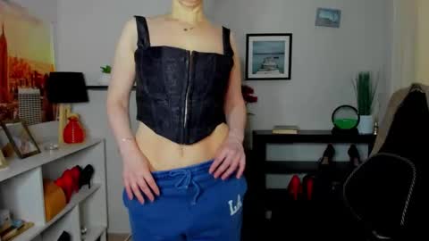 Jasmine online show from November 15, 8:11 am