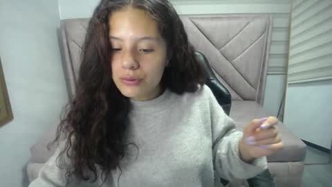 velvet_moon_v online show from October 7, 1:08 pm