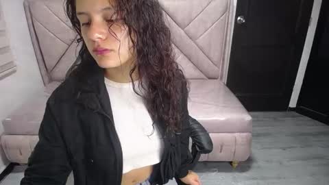 velvet_moon_v online show from October 9, 1:09 pm