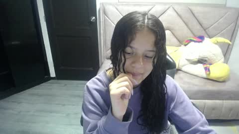 velvet_moon_v online show from October 16, 1:34 pm