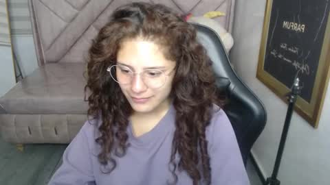 velvet_moon_v online show from November 24, 1:22 pm