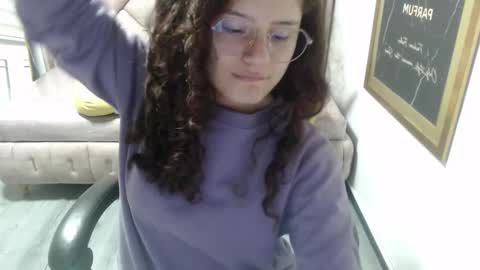 velvet_moon_v online show from November 25, 1:22 pm