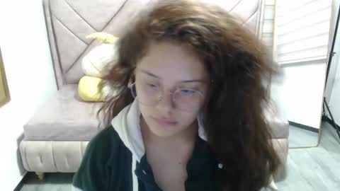 velvet_moon_v online show from December 16, 1:16 pm