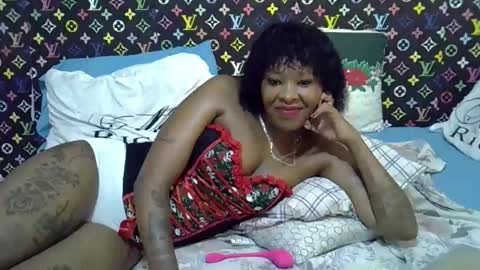 Snapshot of velvet_temptress chatting on March 13, 5:03 am velvet online show from March 13, 5:03 am