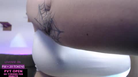 Snapshot of velvetcrystal chatting on February 25, 10:36 am Crystal PVT OPEN online show from February 25, 10:36 am