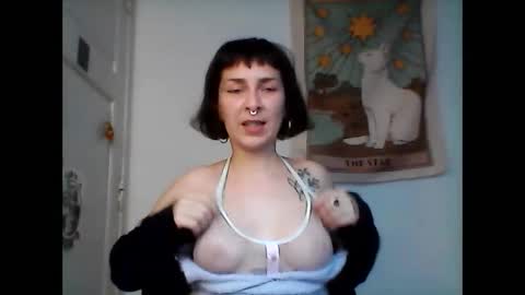 Snapshot of velvetdunya11 chatting on October 8, 9:01 pm velvetdunya11 online show from October 8, 9:01 pm