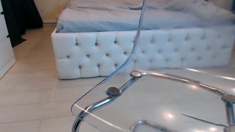 velvetmarsha online show from December 18, 1:23 pm