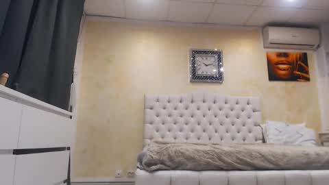 velvetmarsha online show from February 15, 1:05 pm