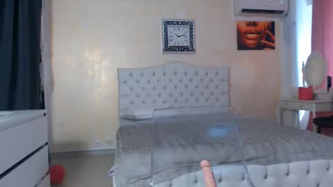 velvetmarsha online show from February 25, 10:37 am