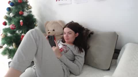 velvetmoon123 online show from January 18, 8:12 pm