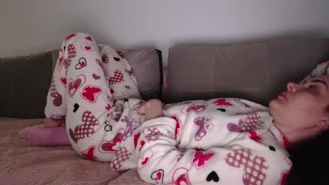 velvetmoon123 online show from February 20, 6:30 pm