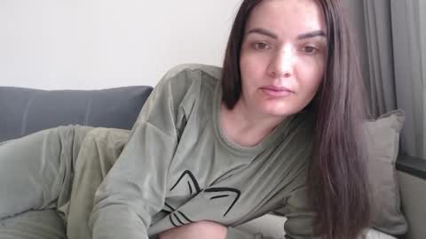 velvetmoon123 online show from March 11, 10:10 am